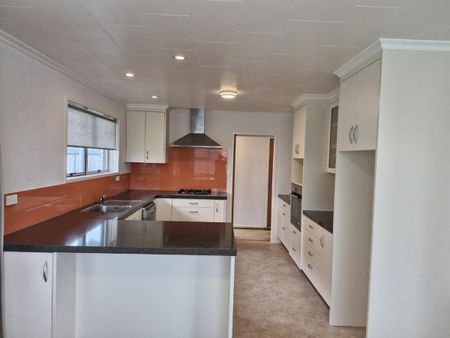 31 Truby King Street, Merrilands, New Plymouth - Photo 4