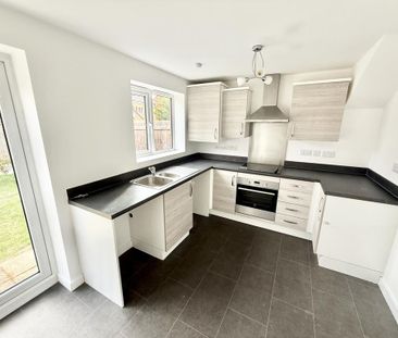 3 bedroom semi-detached house to rent - Photo 3