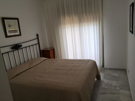 Middle Floor Apartment in Fuengirola - Photo 3