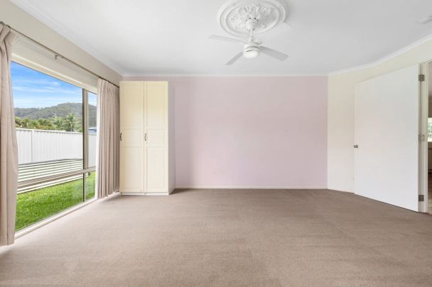 28 Friarbird Crescent, Bonogin. - Photo 1