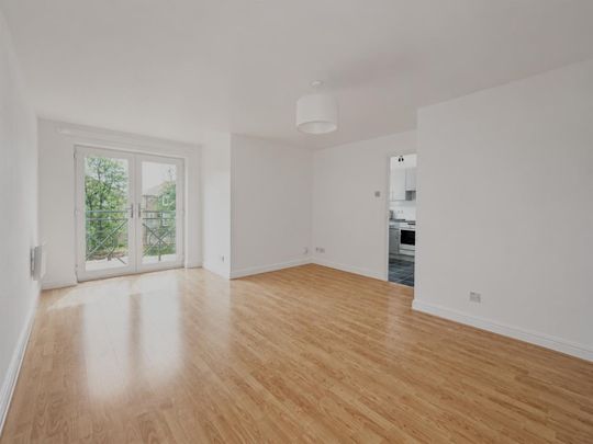 2 Bedroom Flat - Purpose Built To Let - Photo 1