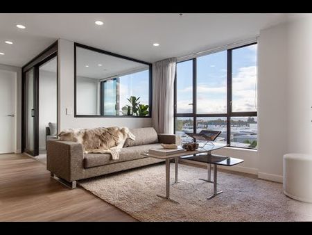 Modern 2 Bed x 2 Bath Sunny Apartment - Photo 2