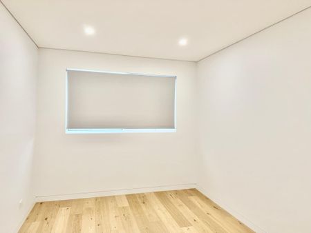 Brand New Luxury Double Storey Home - Photo 5