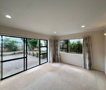 3-BEDROOM IN MACLEANS COLLEGE ZONE - Photo 6