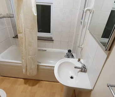 2 bedroom semi-detached house to rent - Photo 5