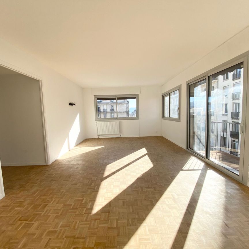 Appartement 3 pièces 92m2 MARSEILLE 8EME 1 820 euros - Photo 1