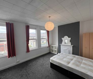 5 Bed Student Accommodation - Photo 2