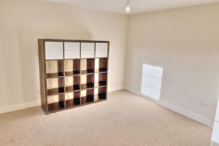 3 bedroom semi detached house to rent - Photo 3