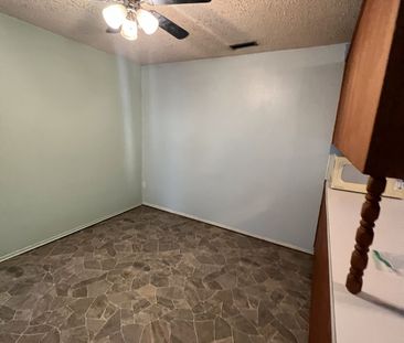 2 bdrms lower suite in Capitol! great location with off street park... - Photo 1