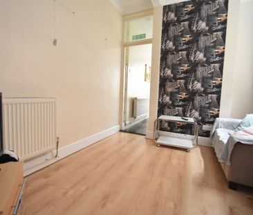 4 bedroom terraced house to rent - Photo 6