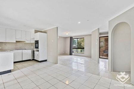 Spacious 3 Bedroom family home located in Morayfield - Photo 4