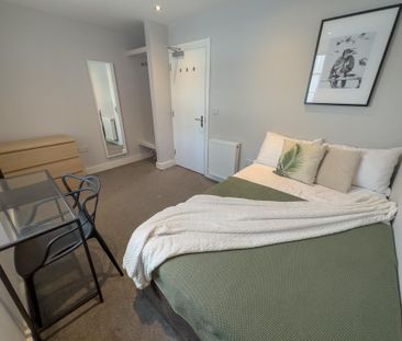 6 bedroom semi-detached house to rent - Photo 5