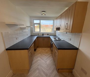 3 bedroom end of terrace house to rent - Photo 6