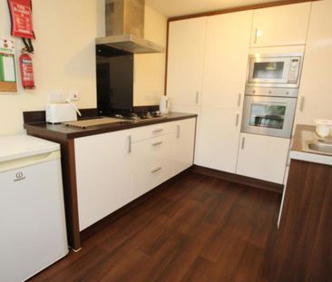 ***STUDENT PROPERTY *** ALL BILLS INCLUDED *** 6 bedroom student pr... - Photo 1