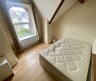 3 bedroom flat to rent - Photo 4
