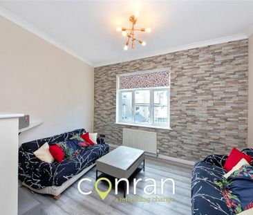 4 bedroom end of terrace house to rent - Photo 1