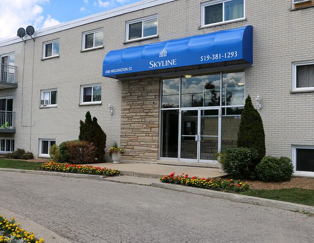 St. Clair Apartments | 1100 Wellington Street, Sarnia - Photo 1