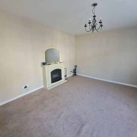 3 bedroom end of terrace house to rent - Photo 2