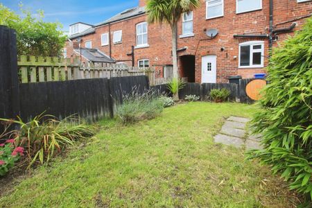 3 bedroom terraced house to rent - Photo 4