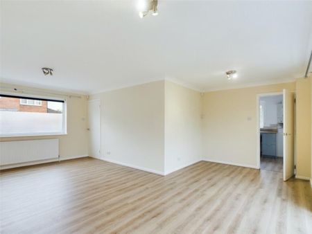 4 bedroom terraced house to rent - Photo 3