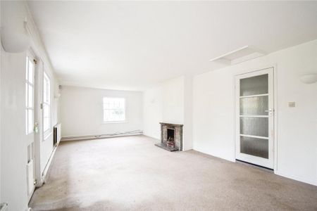 4 bedroom detached house to rent - Photo 2