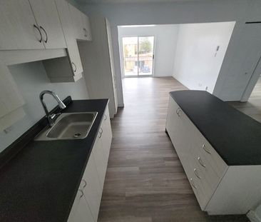 Logement 3 ½ entièrement rénové – Sherbrooke Secteur Université et ... - Photo 3