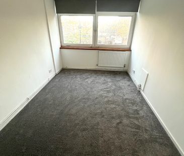 3 Bed Terraced House, Mcausland House, E3 - Photo 6