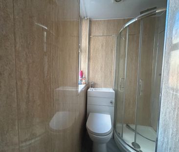 1 bedroom Flat to let - Photo 6