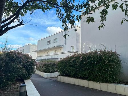 Location Appartement 3 pièces 62m² - Photo 2