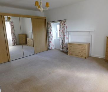 4 bedroom detached house to rent - Photo 5