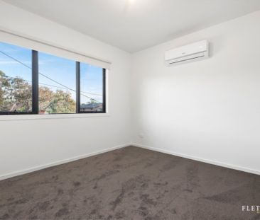 Perfect Townhouse - Stones Throw to Burwood One Shopping Centre - Photo 6