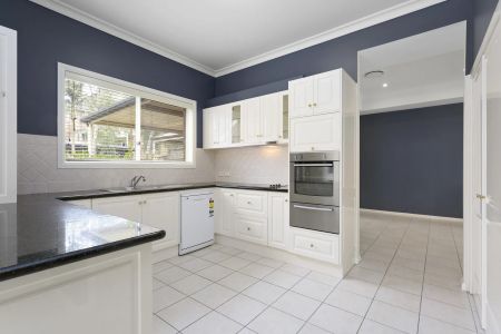 Stunning Manor in Quiet Cul-de-sac - Photo 5