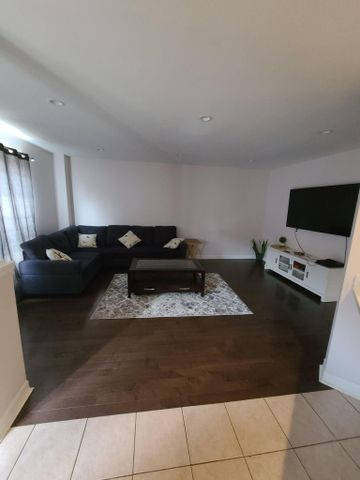 For Lease - 3919 Arvona Place, Mississauga, Ontario - Photo 4