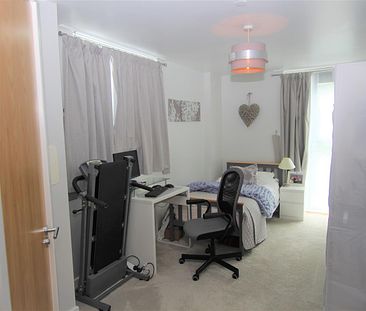 2 bedroom Apartment to let - Photo 6