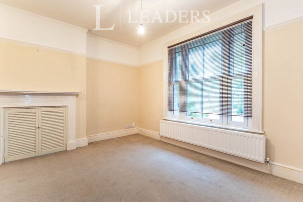 2 bedroom flat to rent Blackborough Road, Reigate, RH2 - Photo 1