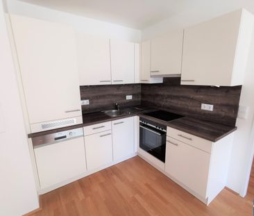 Schöne 2 Zimmer Wohnung mit Loggia in zentraler Lage - Photo 4