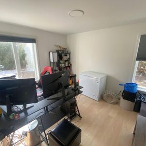 4 1/2 RÉNOVÉ avec électros, WiFi, Stationnement, Terrasse INCLUS - Photo 2