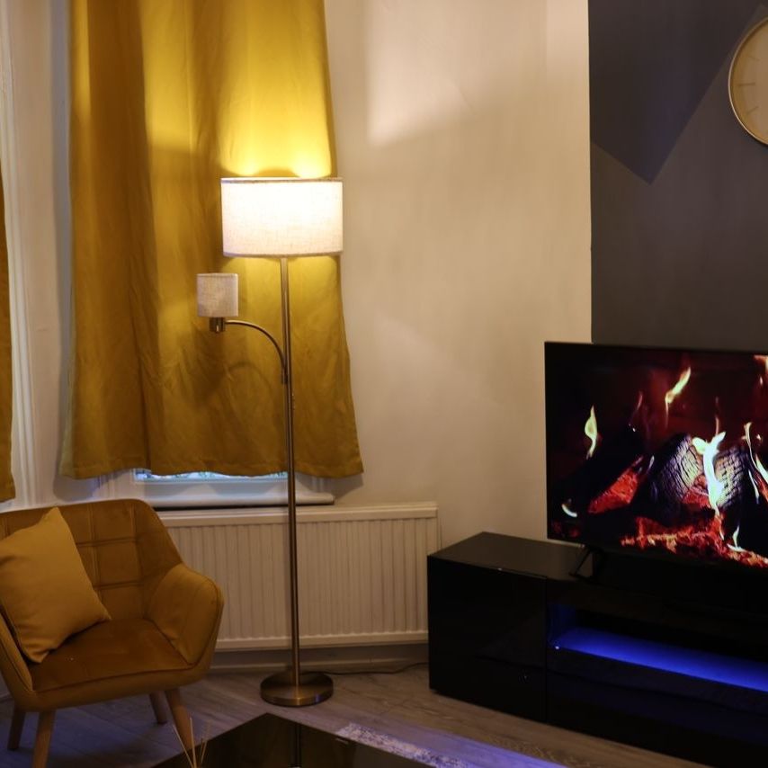 2 Bed Flat, Minster Road, NW2 - Photo 1