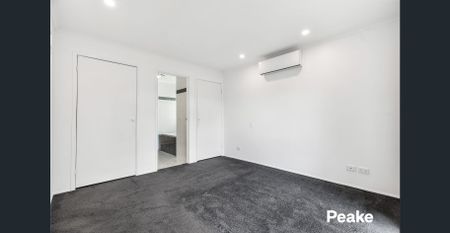 Beautifully Renovated Three Bedroom Home In Prime Location - Photo 4