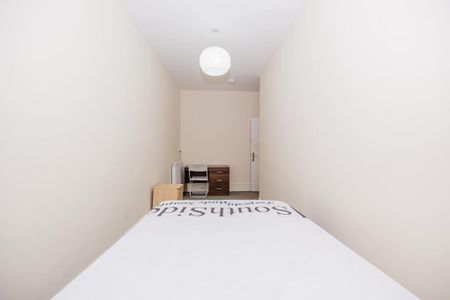 4 bedroom flat to rent - Photo 4