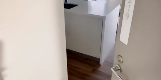 25 Rothschild Ave, Sydney - Photo 3