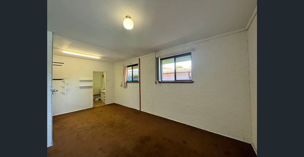 Cozy family home on a generous size lot with Hugh backyard!! - Photo 1