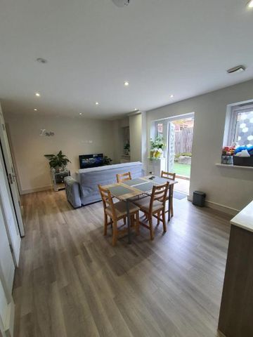 2 bedroom property to rent - Photo 2