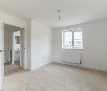 3 bedroom semi-detached house to rent - Photo 3