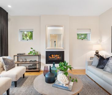 25 Grandview Grove, Seaforth NSW 2092 - House For Rent | Domain - Photo 1