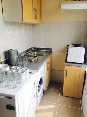 Studio to rent - Photo 1