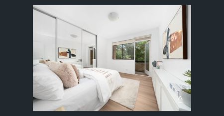 Charming Apartment in the Heart of Lively Homebush - Photo 3