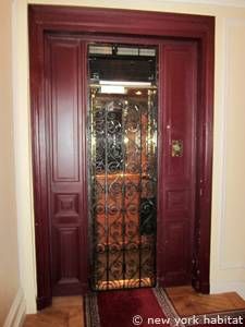 Logement à Paris, Location meublée - Photo 3