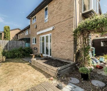 Briar Close, TW12, London - Photo 6