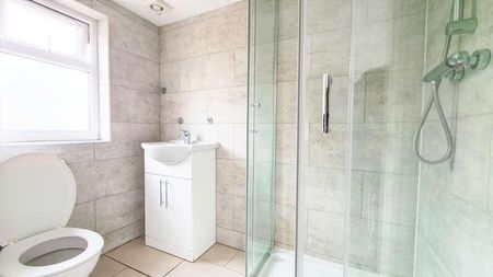 Ivanhoe Road, Middlesex, TW4 - Photo 5